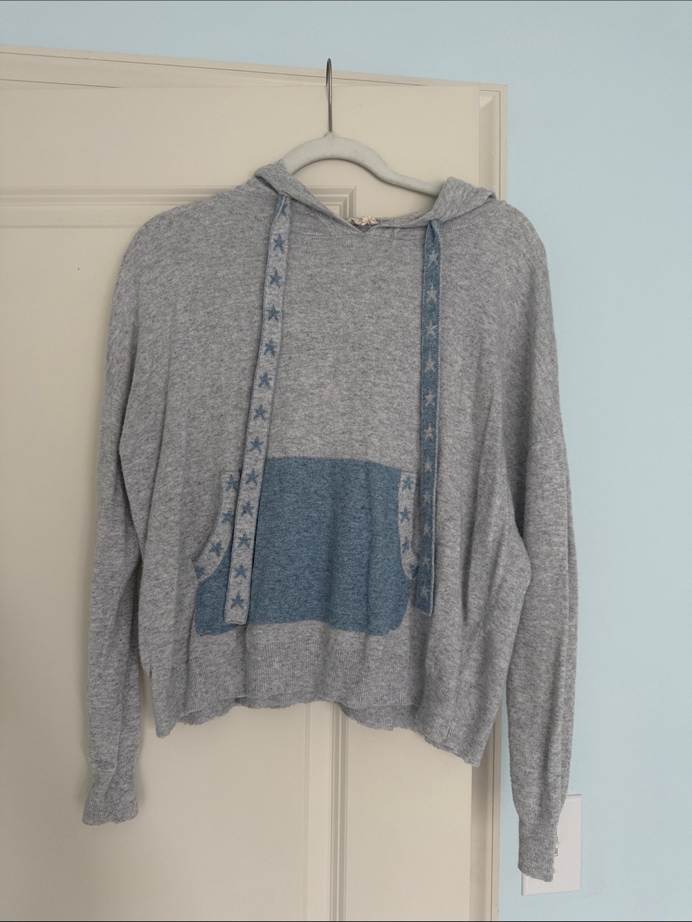 Hem & Thread Gray Hooded Pullover with Blue Pocket